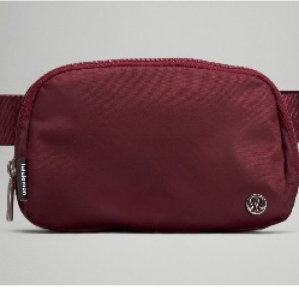 Lululemon Everywhere Belt Bag 1L—red Merlot (new)